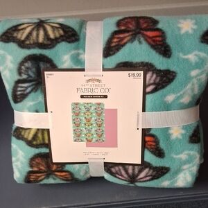 Butterfly Fleece Throw in Aqua